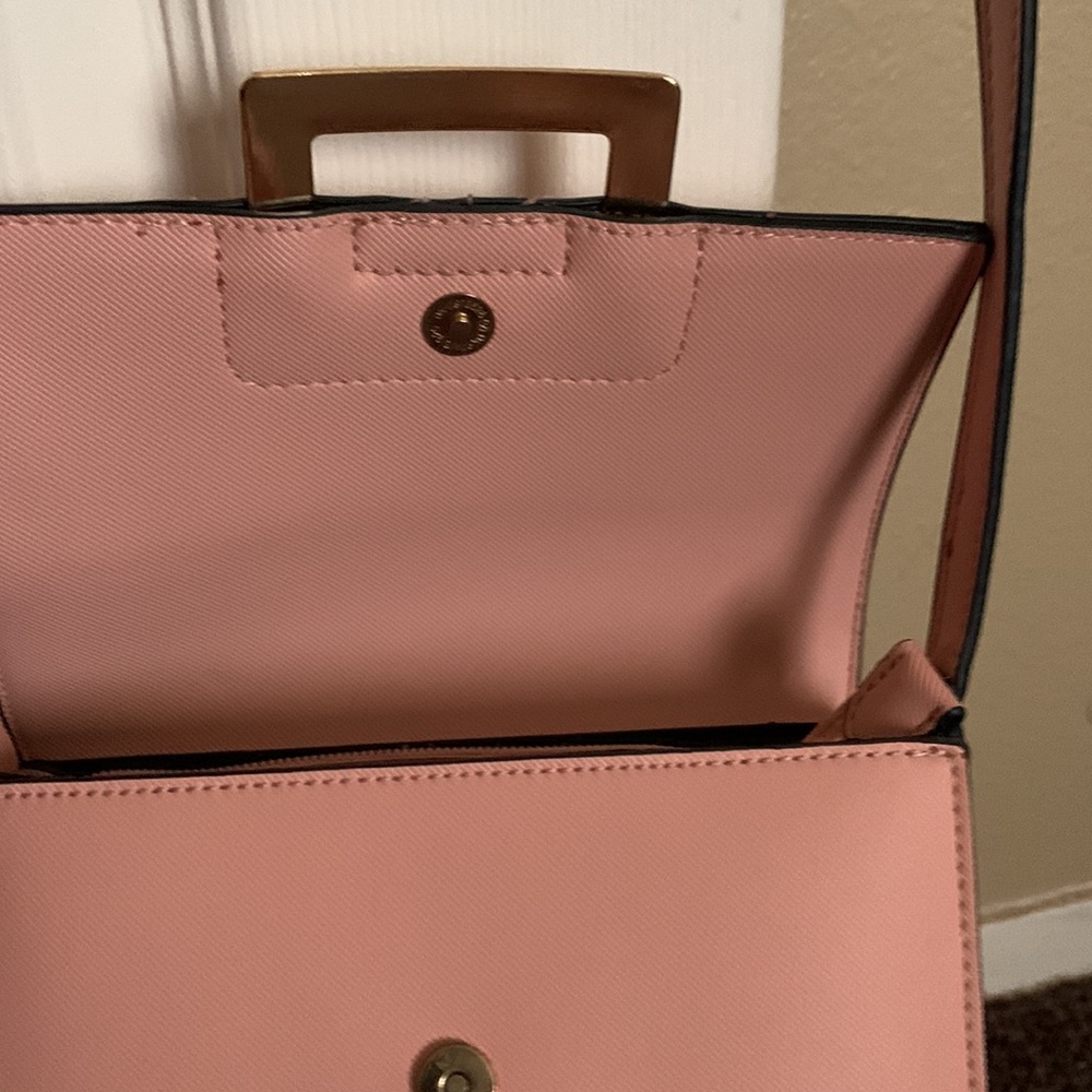 Pink purse ๐ - Picture 4 of 5